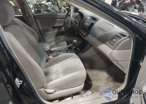 2005 Toyota Camry Le z USA, uszkodzony, nr VIN 4T1BE32KX5U054671